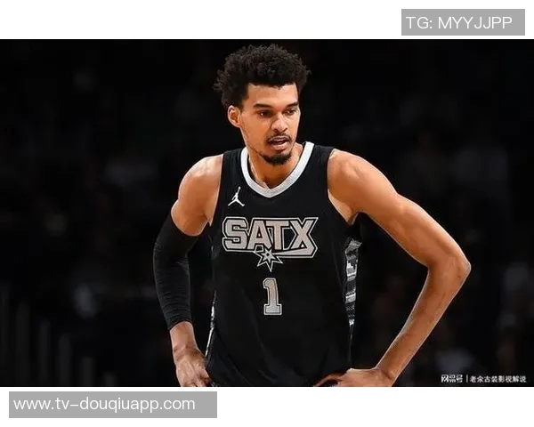 马刺主帅解析文班关键时刻表现强调放慢节奏的重要性 马刺主帅解析文班关键时刻表现强调放慢节奏的重要性