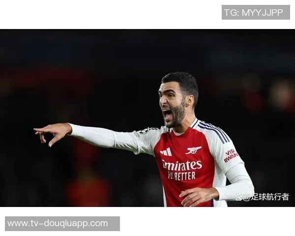 希曼表示更倾向于让约克雷斯踢前锋而非梅里诺担任伪九号位